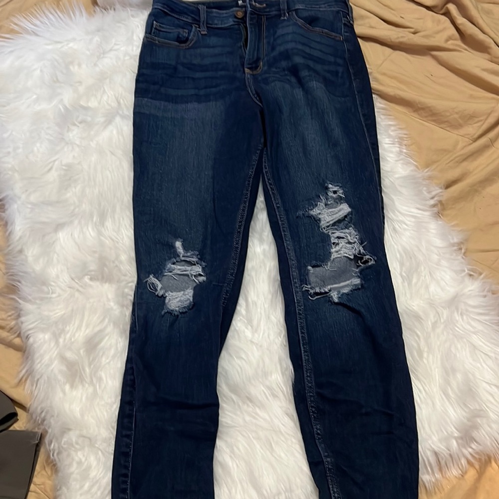 Hollister lightly used curvy high-rise crop super skinny. Soft stretch jeans